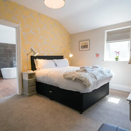Harrogate Central Suites *