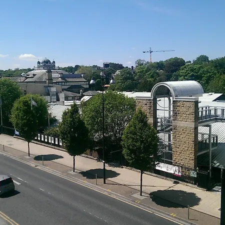 Harrogate Central Suites Apartment *